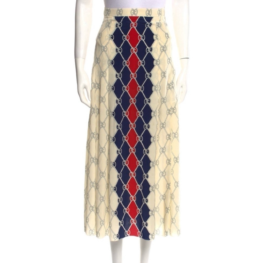 Gucci
Silk Midi Length Skirt
Size: XS I USO, IT36 excellent condition